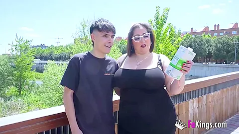 Watch Mae Quira In Dulce Mae Pasea Su Estilazo Por Madrid Rio, Quien Se Resistira A Sus Curvas? 3 Kilos De Tetas... Pa Flipar in HD. Popular tag: Mae...